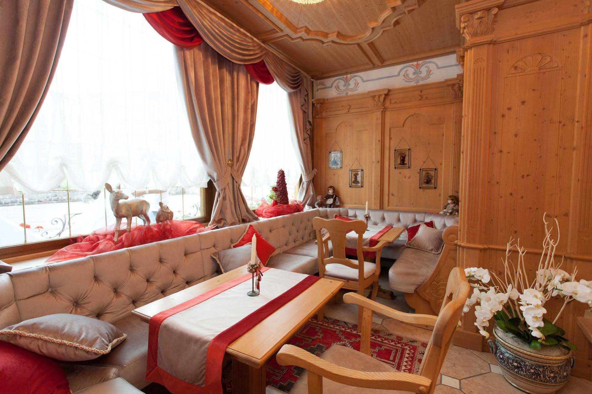 Hotel Colbricon Beauty & Relax San Martino Di Castrozza Dış mekan fotoğraf